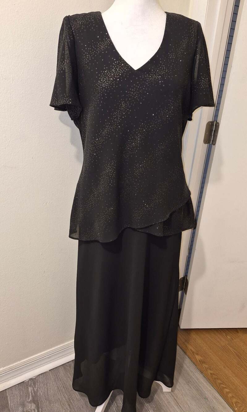 Citi Dresses Black Glitter V-Neck Short Sleeve Layered Dress Size 12